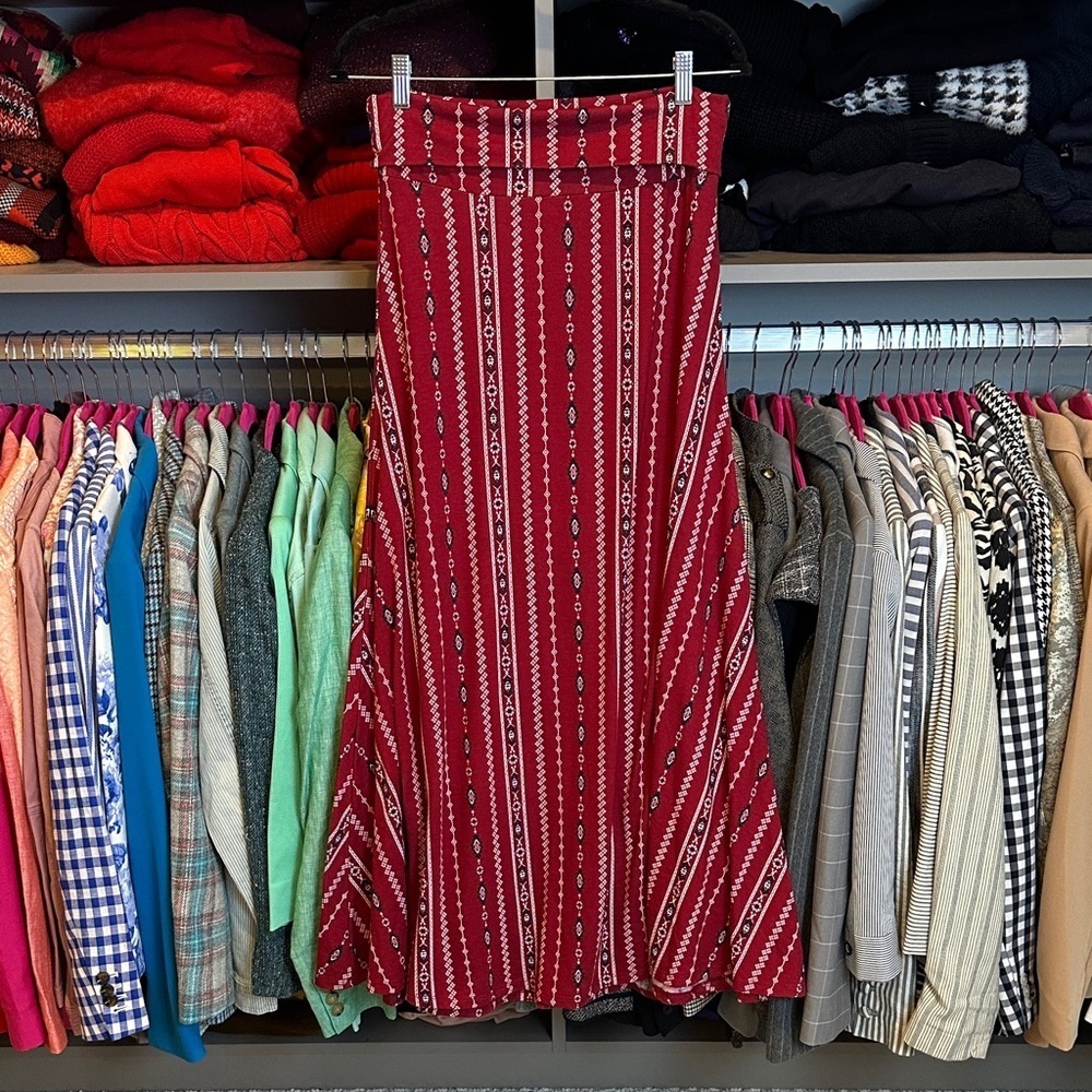 LueLaRoe maroon/white/navy print elastic waistband maxi skirt size S